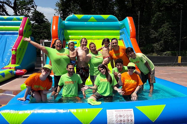 animadores-en-hinchable